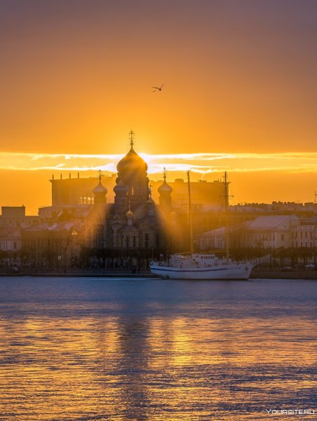 Церковь на Неве в Санкт-Петербурге