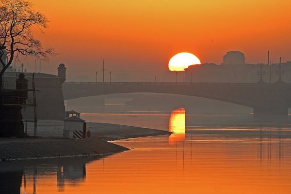 Солнце над Питером