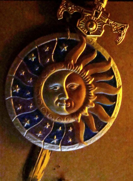 Символ солнца и Луны