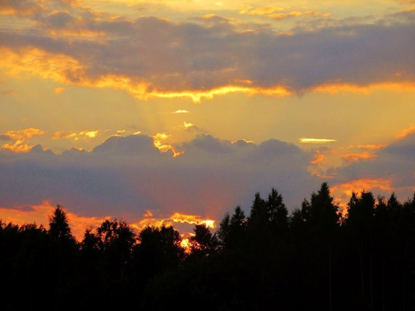 Солнце село в тучу