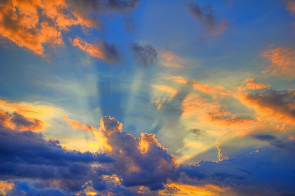 Красивое солнечное небо