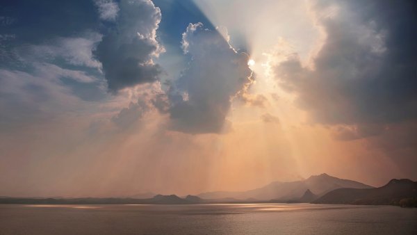 Солнце в облаках