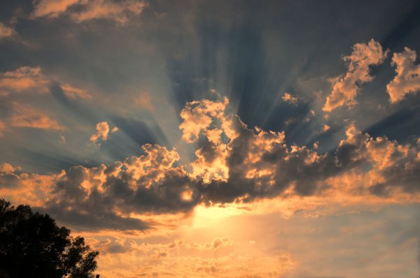 Красивые облака на закате