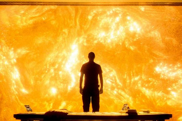 Яркое солнце