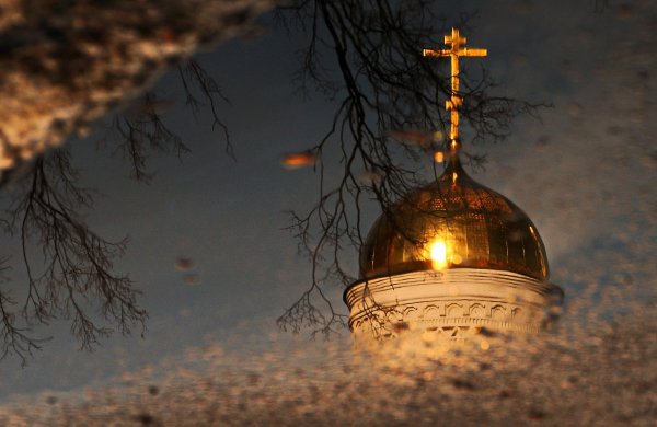 Весна храм вечер