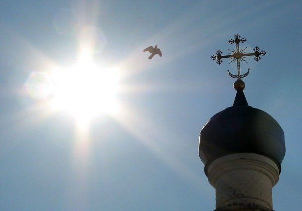 Православный крест в небе