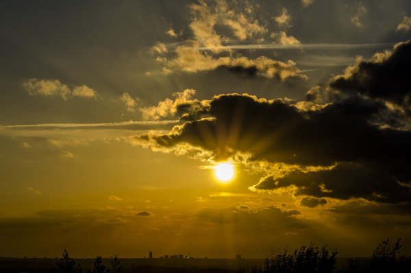 Солнце спряталось за тучи