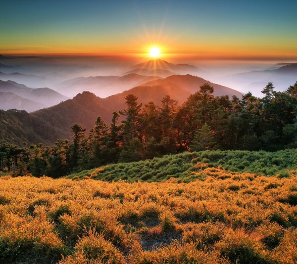 Рассвет в горах