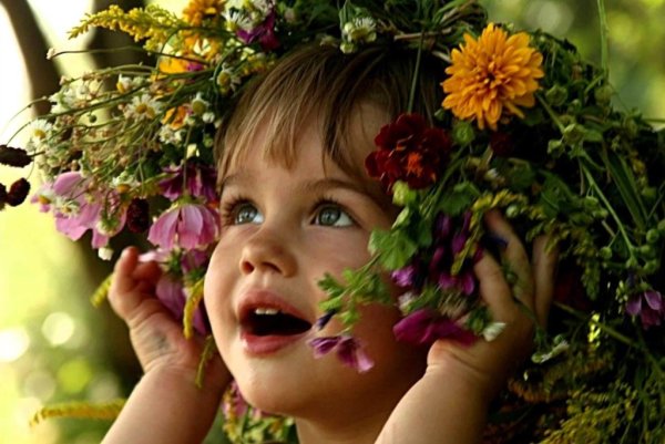 Дети в цветах