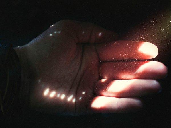 Солнечный Луч в темноте