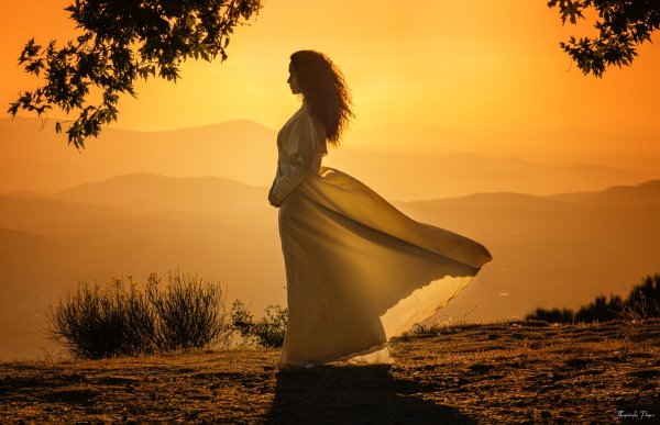 Девушка на закате