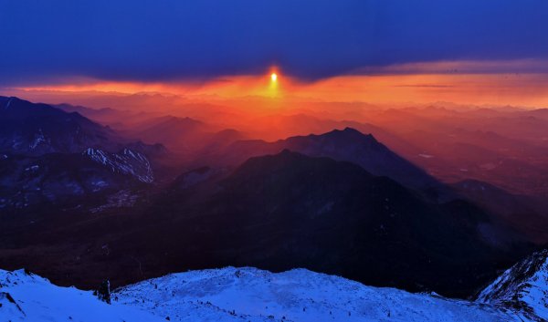 Горы солнце