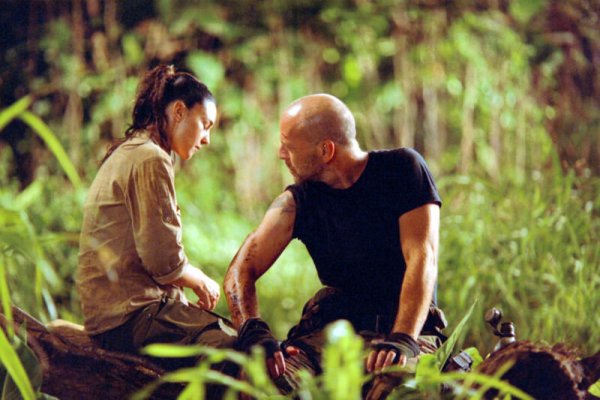 Брюс Уиллис слезы солнца