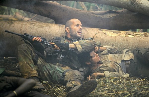 Моника Беллуччи слезы солнца