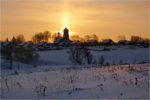 Зимний храм на закате