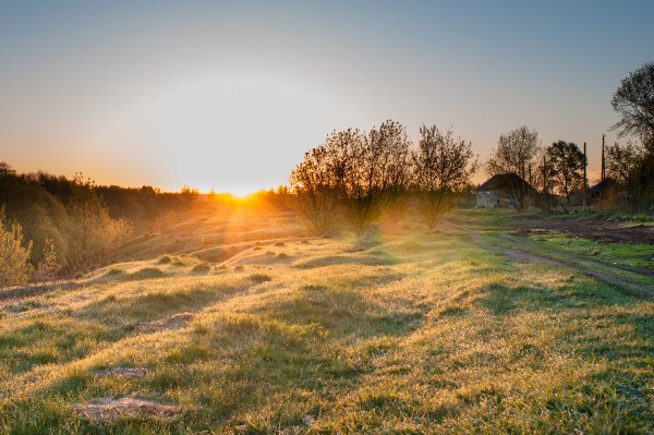 Восход в деревне осенью