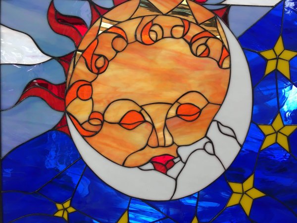 Витраж солнце