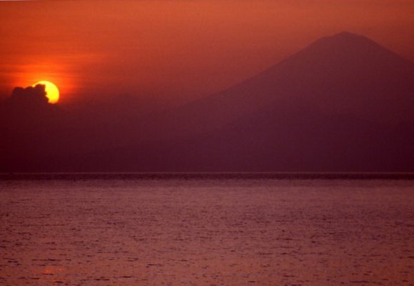 Солнце Востока