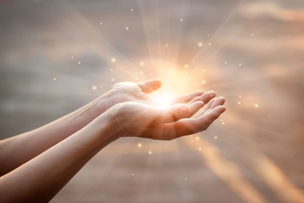 Свет в ладонях