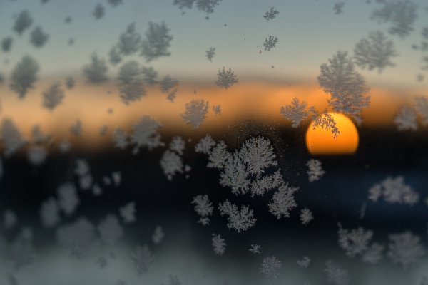 Снежинка на солнце