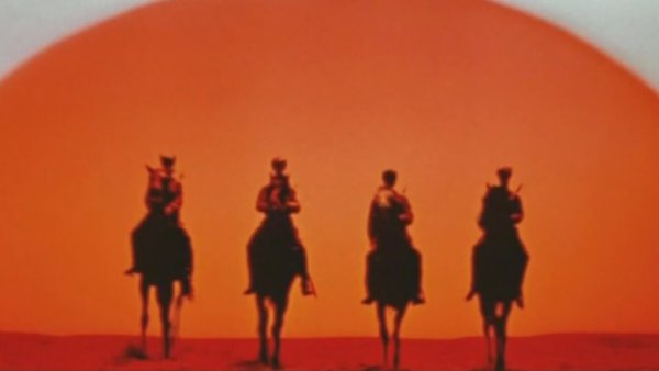 Мстители уходят в закат