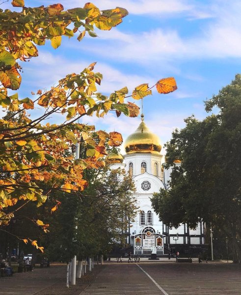 Храм Невского Краснодар осень