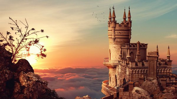 Ласточкино гнездо в Крыму на рассвете