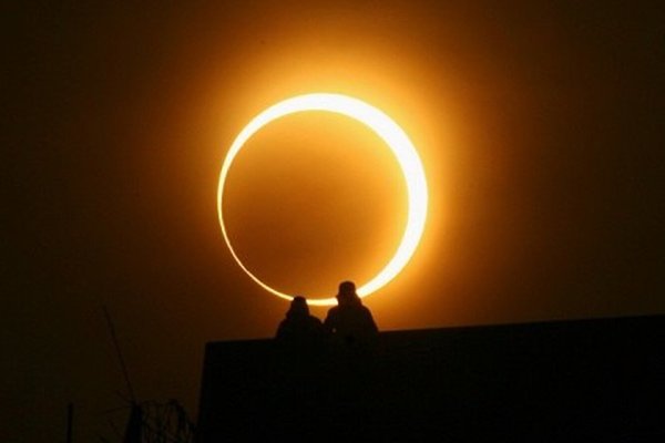 Солнце померкло