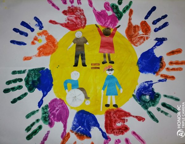 Солнце светит всем одинаково