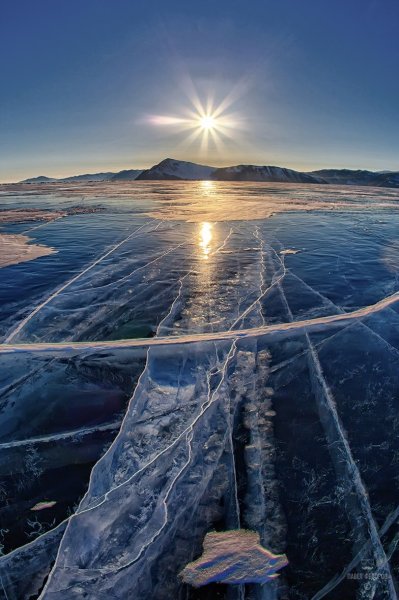 Тает снег в горах