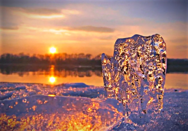 Мыльные пузыри на снегу