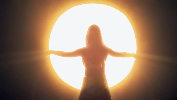 Солнце с огненными лучами