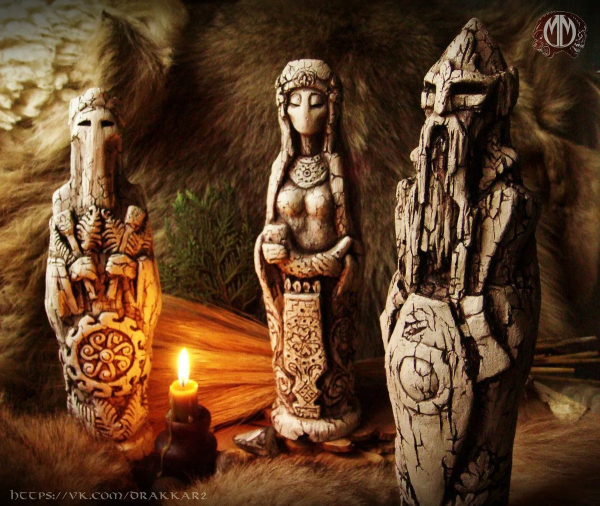 Языческие идолы