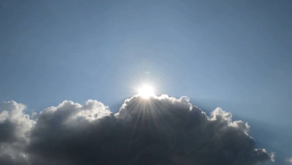 Солнце сквозь тучи