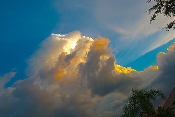 Солнце в облаках