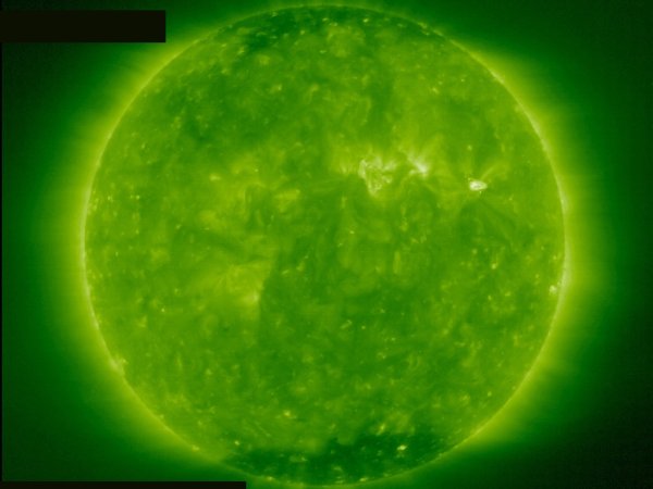 Зелёная звезда в космосе