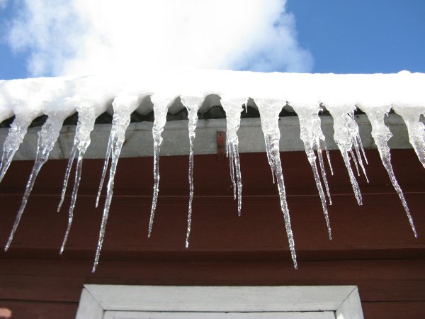 Весна сосульки