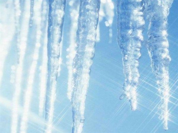 Сосульки на прозрачном фоне