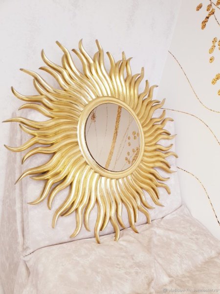 Резное зеркало солнце