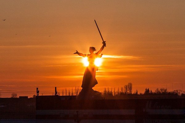 Весенний закат в деревне