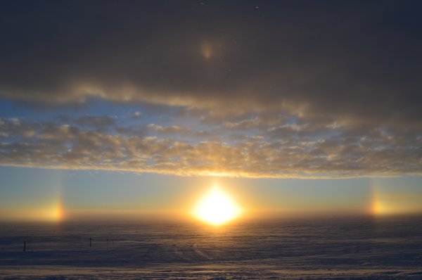 Двойное солнце паргелий