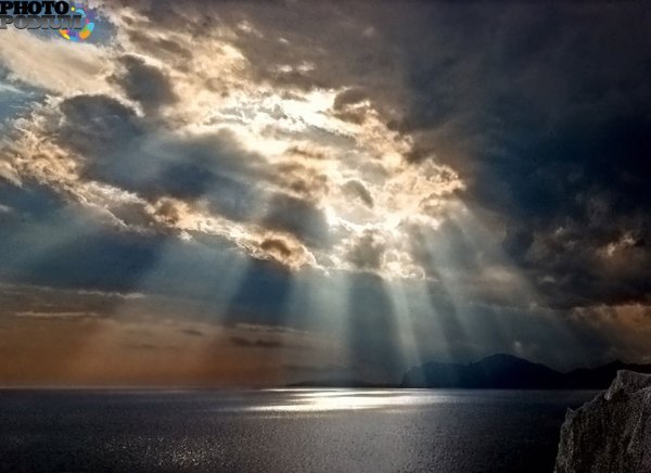 Солнце выходит из-за туч