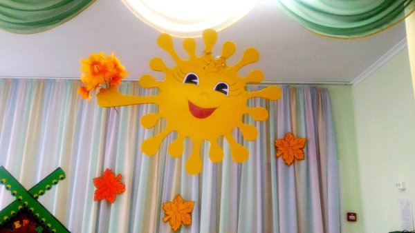 Солнце для украшения зала