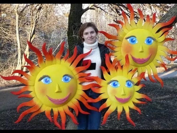 Украшение в виде солнца для детей