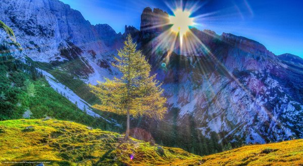 Восход солнца в горах