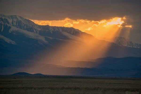 Рассвет в горах