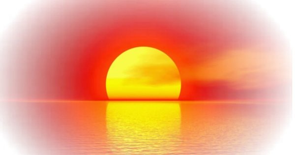 Красная Луна на белом фоне