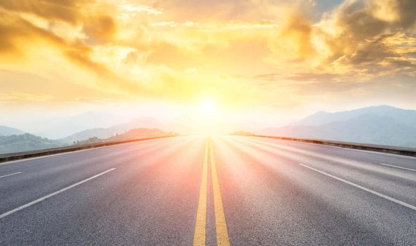 Солнце на дороге