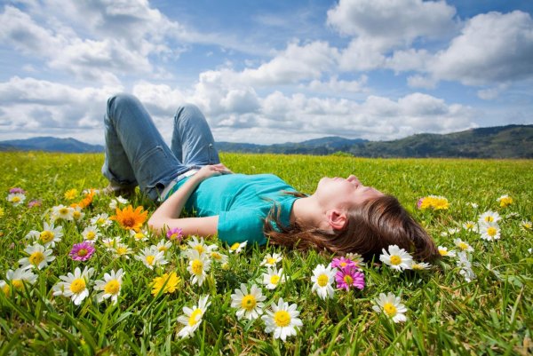 Девушка с книгой