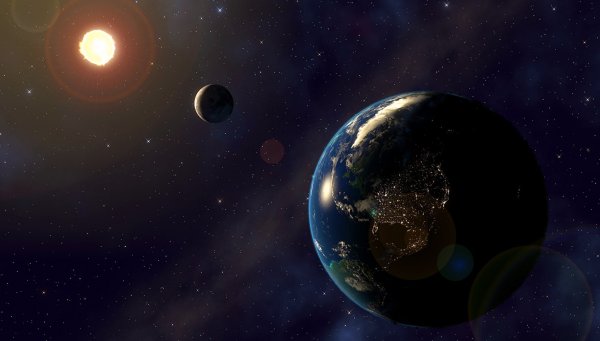 Луна на фоне земли